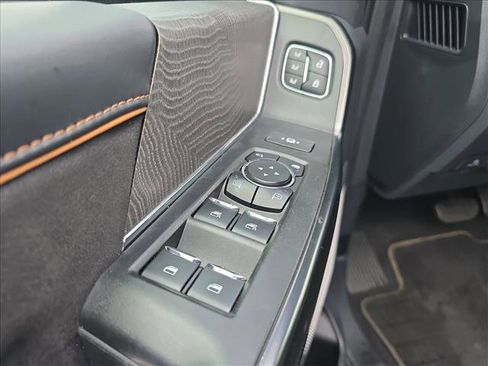 Used 2024 Ford F250 Platinum image 9