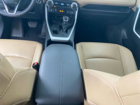 Used 2023 Toyota RAV4 XLE Premium image 6