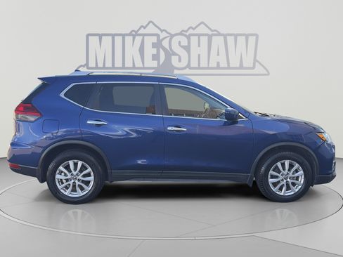 Used 2017 Nissan Rogue SV FWD image 4