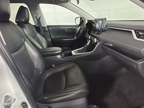 Used 2022 Toyota RAV4 LE AWD/4WD image 28