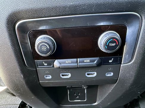 Used 2023 Chevrolet Suburban High Country w/ Advanced Technology Package AWD/4WD image 16