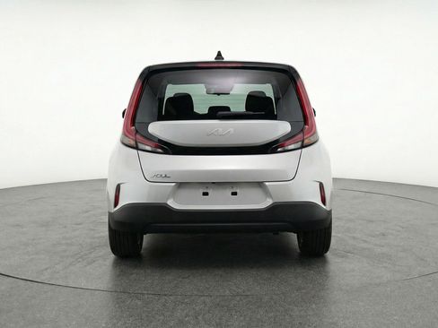 Used 2025 Kia Soul LX w/ LX Technology Package FWD image 7