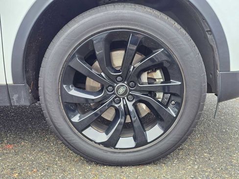 Used 2020 Land Rover Discovery Sport SE image 9