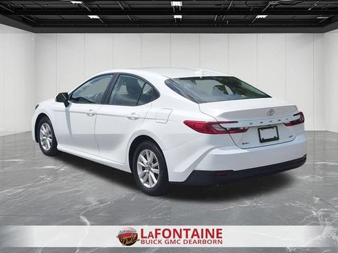 Used 2025 Toyota Camry LE FWD image 3