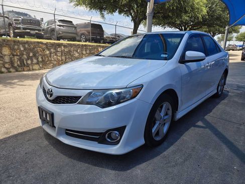 Used 2012 Toyota Camry SE w/ Convenience Pkg FWD image 1