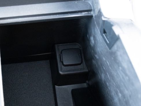 Used 2020 Ford F150 Raptor w/ Equipment Group 802A Luxury image 10