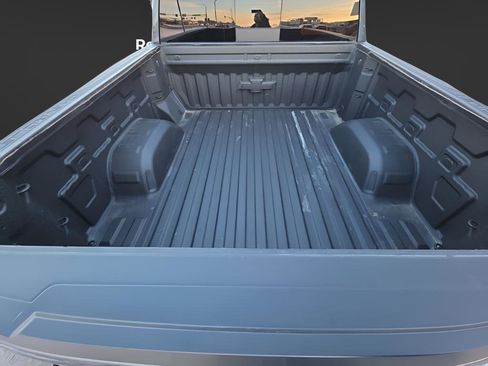 Used 2021 Chevrolet Silverado 1500 LTZ AWD/4WD image 22