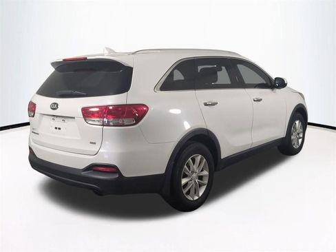 Used 2016 Kia Sorento FWD image 5