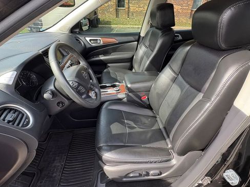 Used 2017 Nissan Pathfinder Platinum w/ Family Entertainment Package image 21