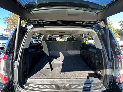 Used 2017 GMC Yukon XL SLT w/ Premium Edition image 10