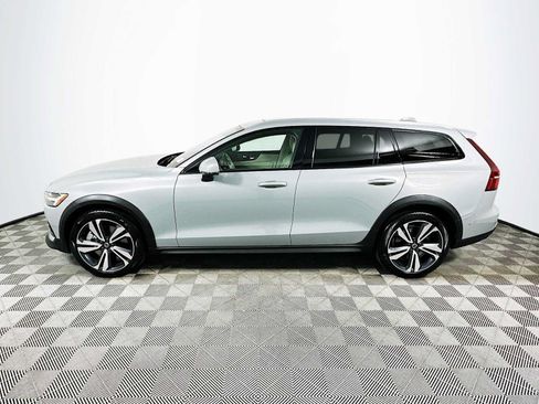 Used 2026 Volvo V60 B5 Cross Country Plus w/ Climate Package AWD/4WD image 4