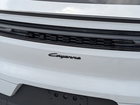 New 2026 Porsche Cayenne E-Hybrid image 13