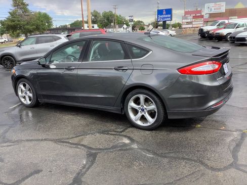Used 2016 Ford Fusion SE FWD image 13