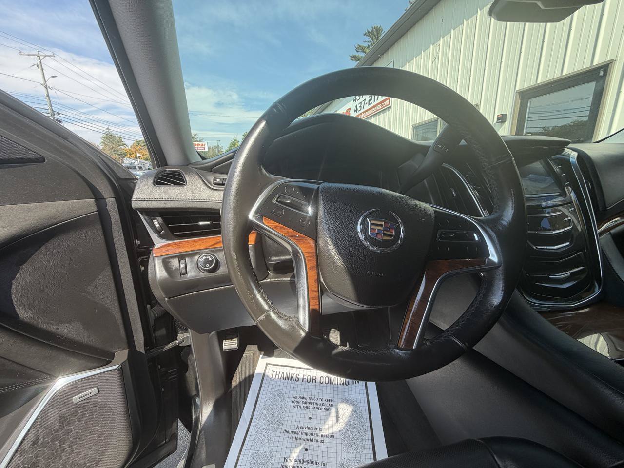 Used 2015 Cadillac Escalade Luxury AWD/4WD image 14