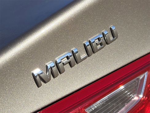 Used 2025 Chevrolet Malibu LT image 32