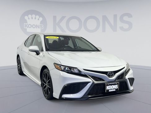 Used 2023 Toyota Camry SE image 10