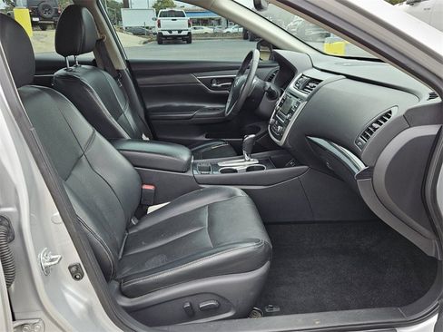 Used 2017 Nissan Altima 2.5 SL w/ Moonroof Package image 15