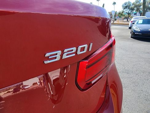 Used 2018 BMW 320i Sedan w/ Convenience Package image 11