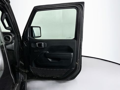 Used 2023 Jeep Wrangler Unlimited w/ 8.4" Radio Group AWD/4WD image 31