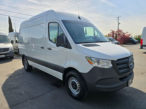 New 2025 Mercedes-Benz Sprinter 2500 image 9