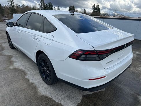 Used 2025 Honda Accord SE image 34