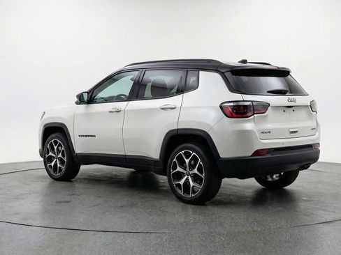 Used 2025 Jeep Compass Limited AWD/4WD image 6