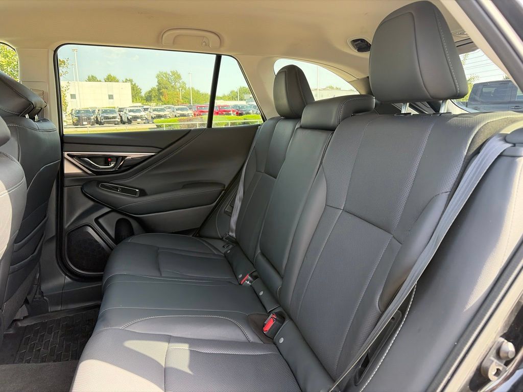 Used 2023 Subaru Outback Limited AWD/4WD image 36