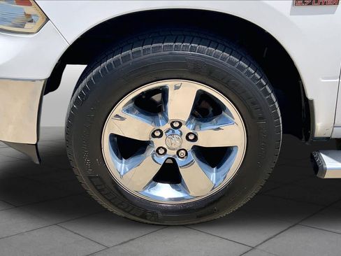 Used 2015 RAM 1500 Lone Star AWD/4WD image 10