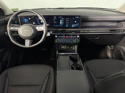 Used 2025 Hyundai Tucson Limited FWD image 11