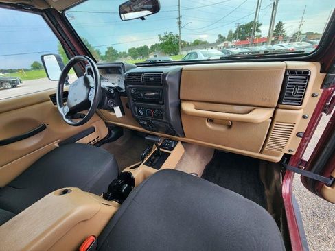 Used 2001 Jeep Wrangler Sahara AWD/4WD image 16