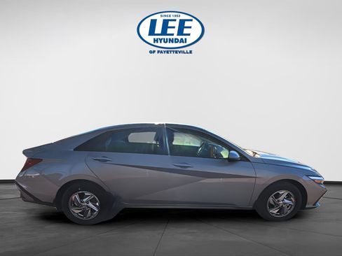 New 2026 Hyundai Elantra SE image 6