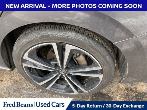 Used 2023 Nissan Sentra SR w/ SR Premium Package image 7