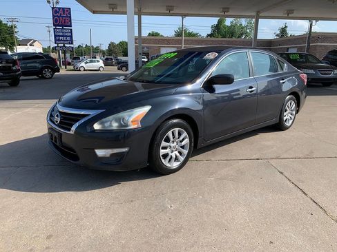 Used 2013 Nissan Altima 2.5 S FWD image 4