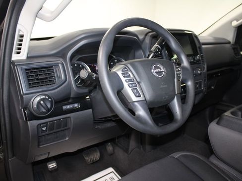 Used 2024 Nissan Titan SV image 21
