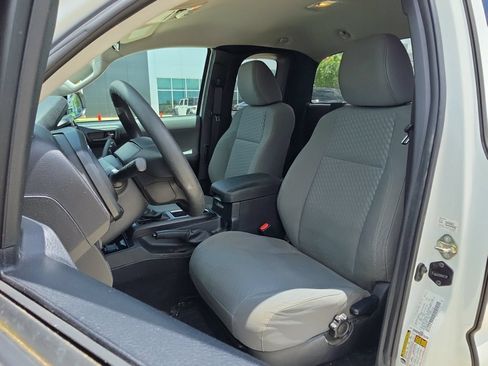 Used 2020 Toyota Tacoma SR AWD/4WD image 12