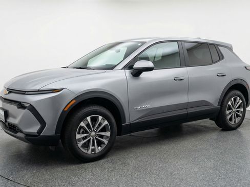 Used 2025 Chevrolet Equinox LT image 3