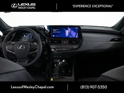 Used 2023 Lexus ES 300h w/ Premium Package FWD image 17