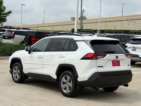 Used 2025 Toyota RAV4 XLE w/ Convenience Package FWD image 8