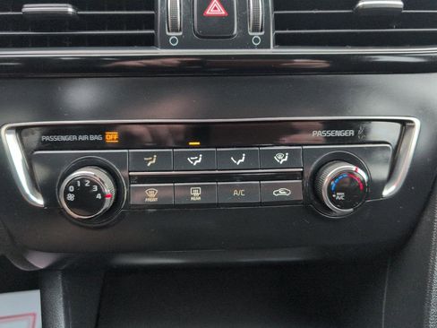 Used 2017 Kia Optima LX image 21