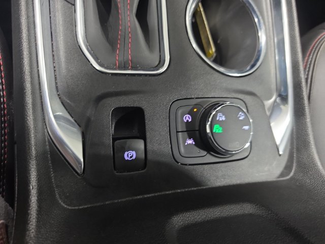 Used 2023 Chevrolet Traverse RS AWD/4WD image 16