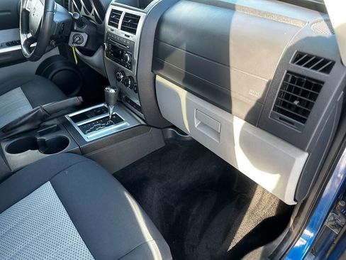 Used 2010 Dodge Nitro SXT image 15