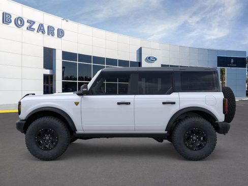 New 2025 Ford Bronco Badlands image 3
