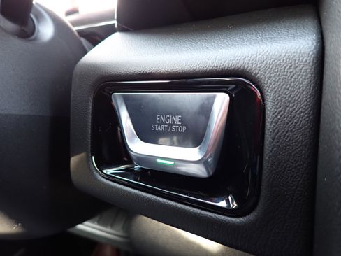 New 2026 GMC Yukon Denali w/ Sun & Power Step Package image 22