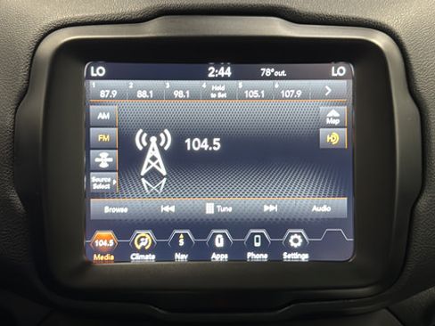 Used 2023 Jeep Renegade Altitude AWD/4WD image 28