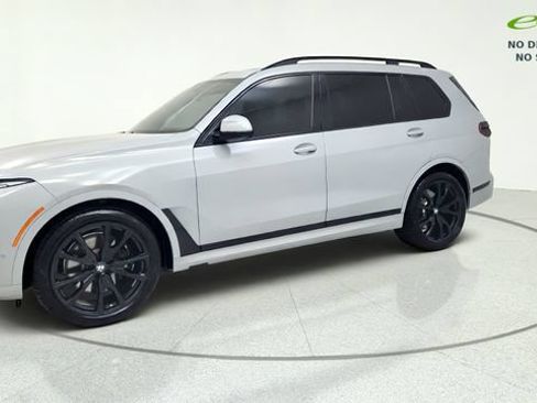 Used 2025 BMW X7 xDrive40i w/ Executive Package AWD/4WD image 5
