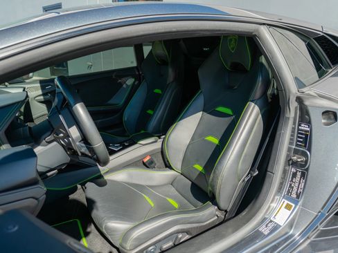 Used 2020 Lamborghini Huracan EVO image 10