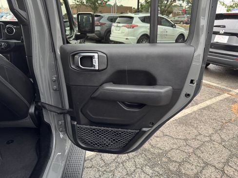 Used 2021 Jeep Wrangler Unlimited Sahara AWD/4WD image 18