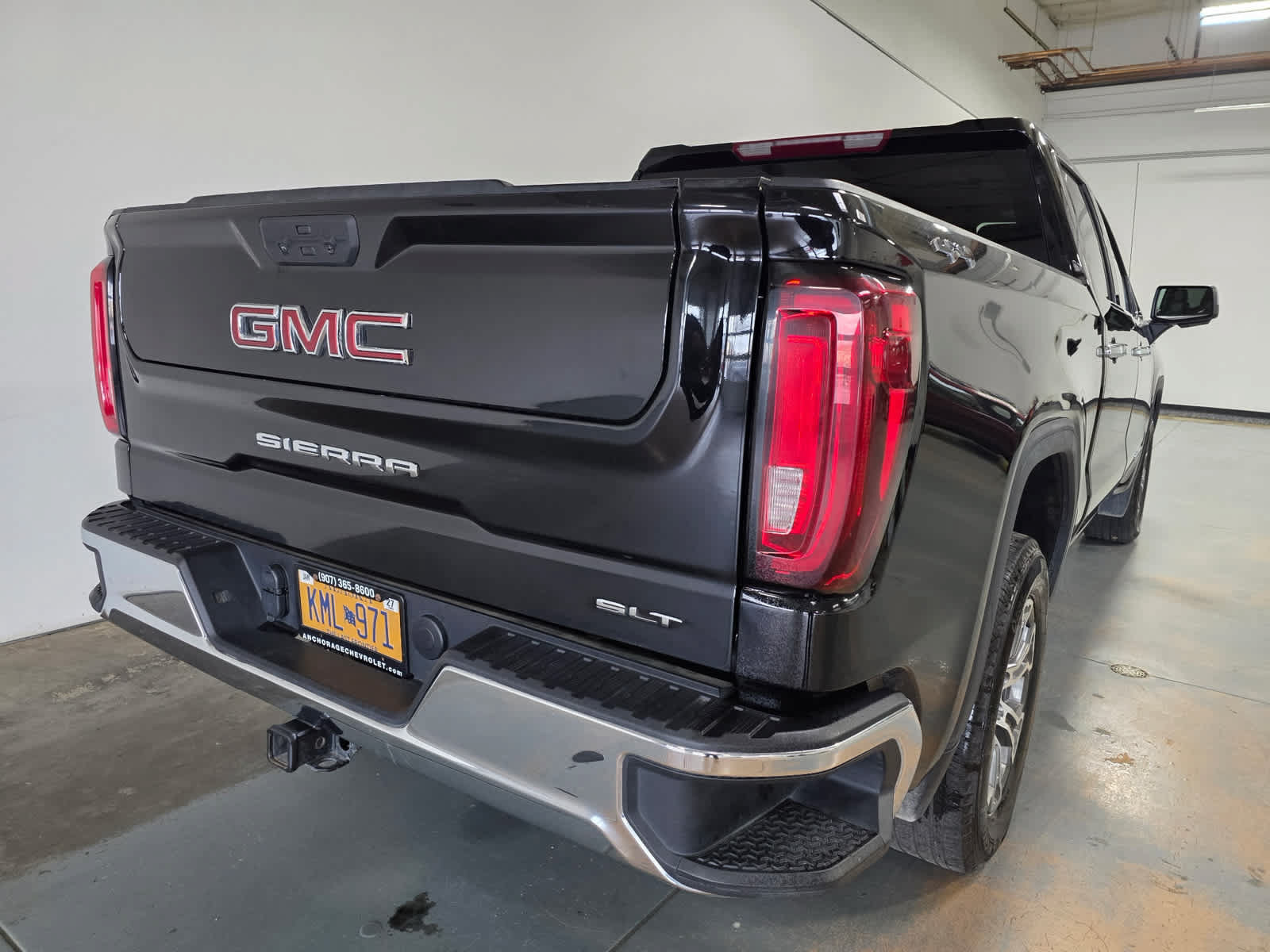 Used 2025 GMC Sierra 1500 SLT AWD/4WD image 5