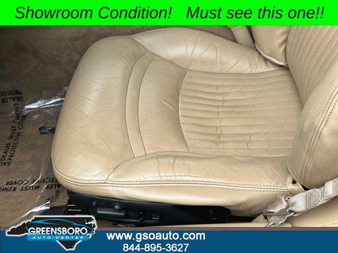 Used 2001 Chevrolet Corvette Convertible w/ Preferred Equipment Group1 RWD image 12