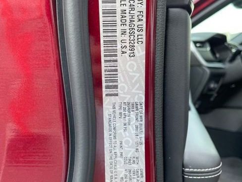 Used 2025 Jeep Grand Cherokee Laredo X AWD/4WD image 37